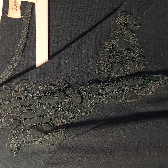 NWOT Applique Detail Asymmetric Tunic - Picture 2 of 6